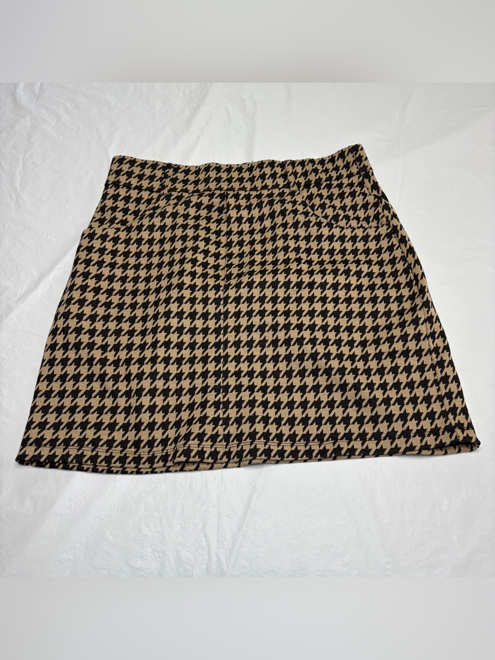 Doe & Rae Tan And Brown Houndstooth Mini Skirt Women’s Medium